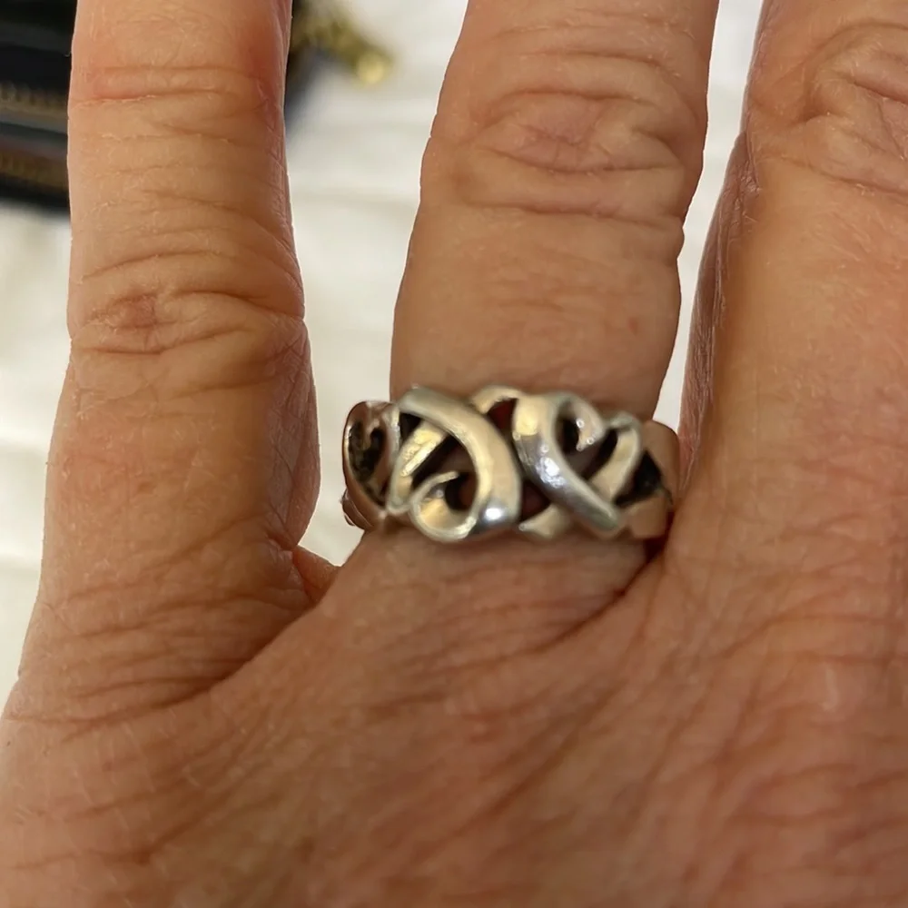 Tiffany & Co Paloma Picasso®
Loving Heart Band Ring - Picture 4 of 8